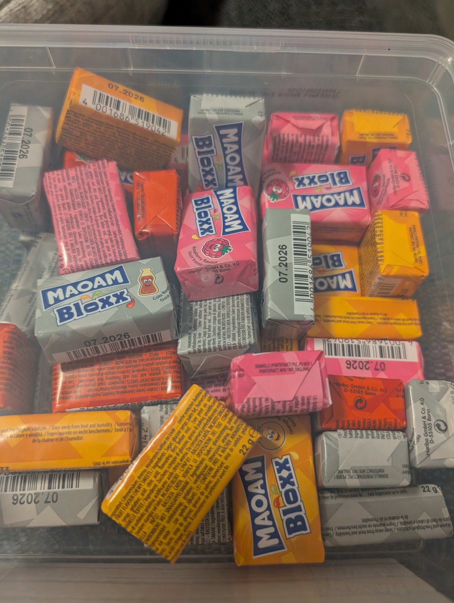 Maoam Bloxx 880g Tub – Fruit & Cola Flavour Chewy Sweets (40 Pieces) Ex store hartlepool